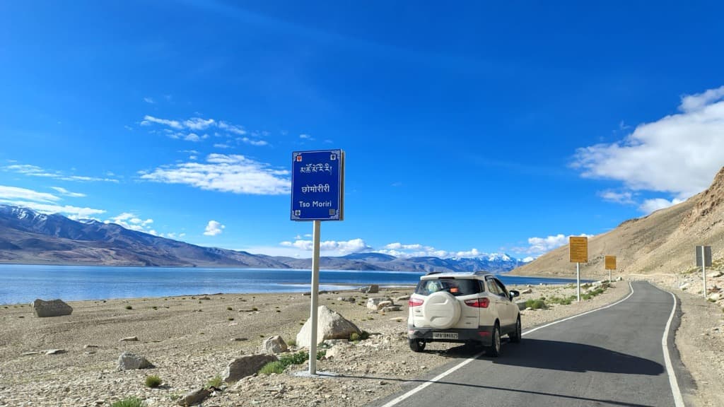 Overland Highway by Tso Moriri Lake